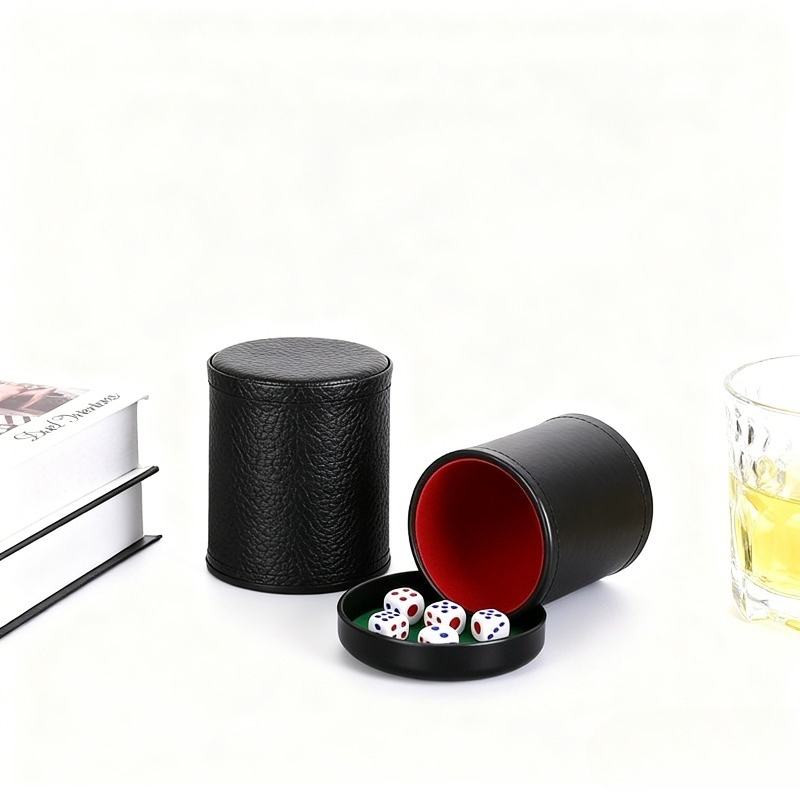 Set di Dadi in Pelle Arancione - Board Game Yahtzee recensione e prezzo