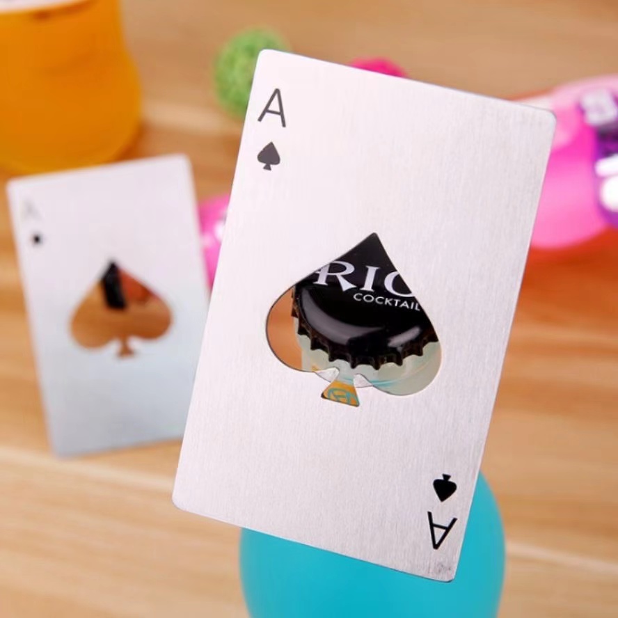 Apribottiglie per birra Poker  - Board Game Hotel recensione e prezzo