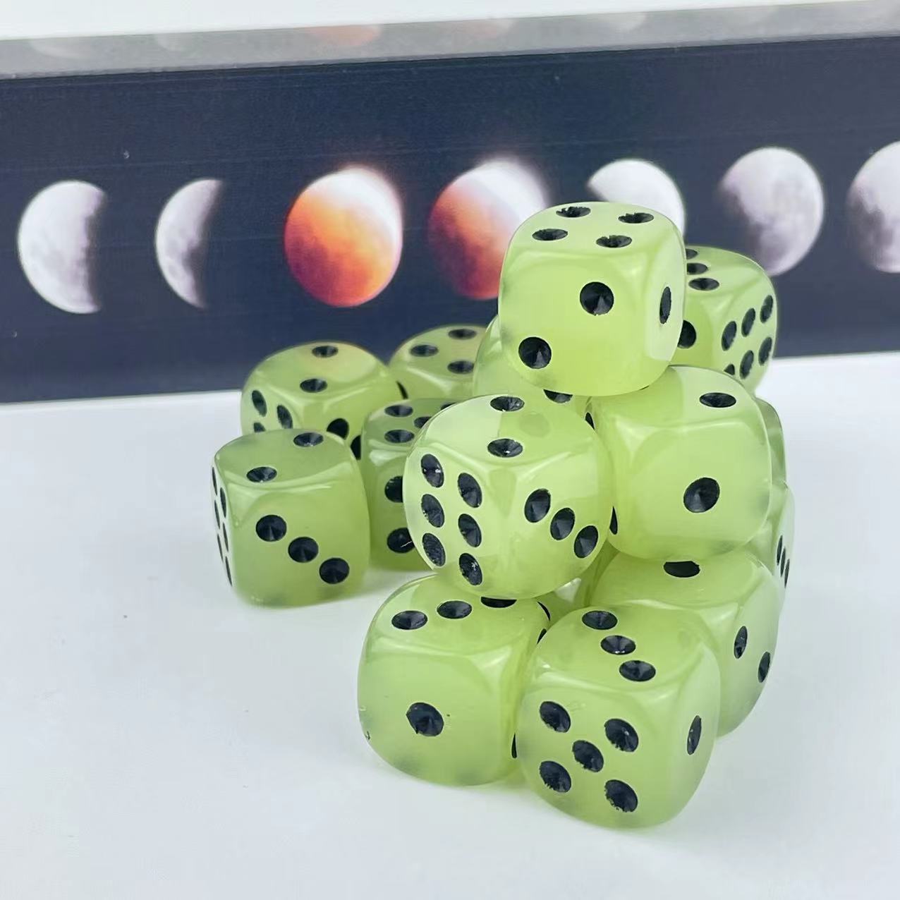 Confezione da 10 dadi D6 a sei - Board Game Yahtzee recensione e prezzo
